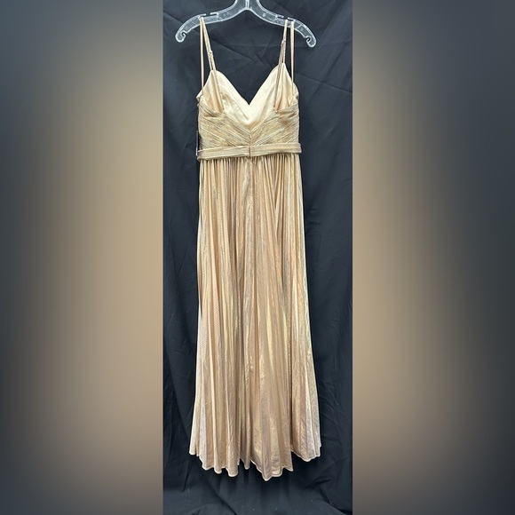 IEENA FOR MAC DUGGAL 27489 NWT
Gold Metallic Slim Strap Deep V Pleated Gown - Picture 5 of 6